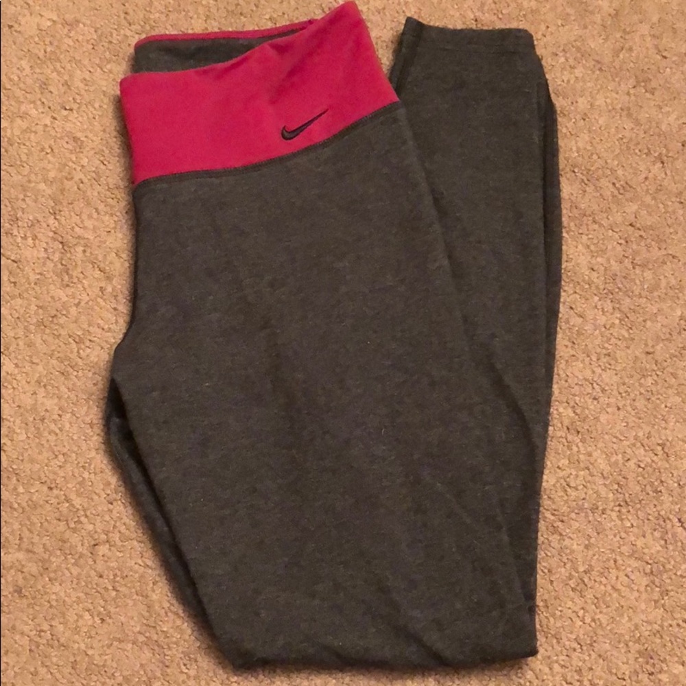 Nike ankle length dri-fit  leggings